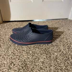 Native Miles Wanderfoam Slip On Shoes Unisex Insight Blue women 9 men’s 7.5